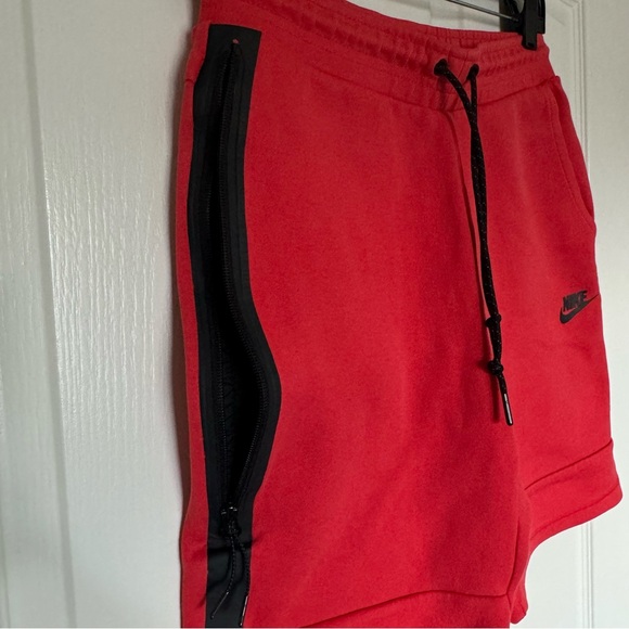 Nike Tech Fleece Shorts - Picture 3 of 7